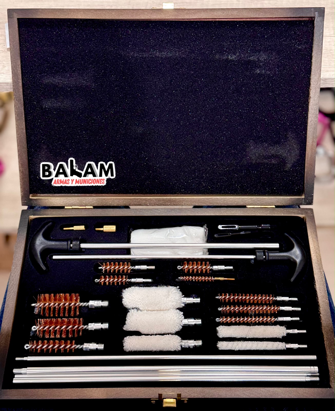 KIT DE LIMPIEZA COMPLETO CAJA DE MADERA